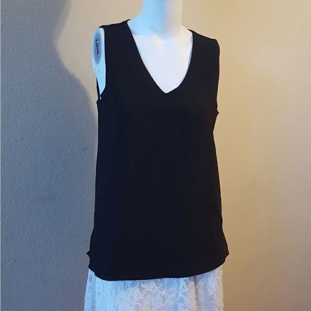Gibson Reagan V-Neck Drop Back Top - Picture 2 of 8